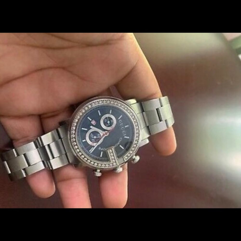 GUCCI Stainless Steel Chronoscope Watch - Picture 3 of 3